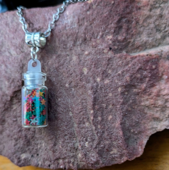 Pink & green pixie dust - Picture 2 of 2